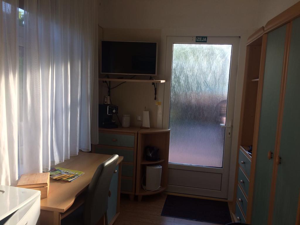 Viesu Nams Mezu 13 Hotell Ventspils Eksteriør bilde